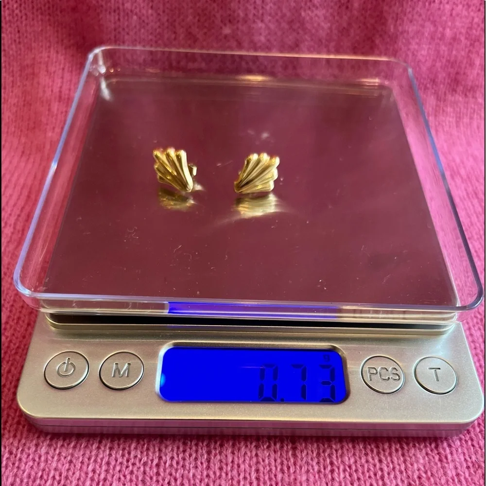 14k Gold Scallop Seashell Earrings - Picture 15 of 16